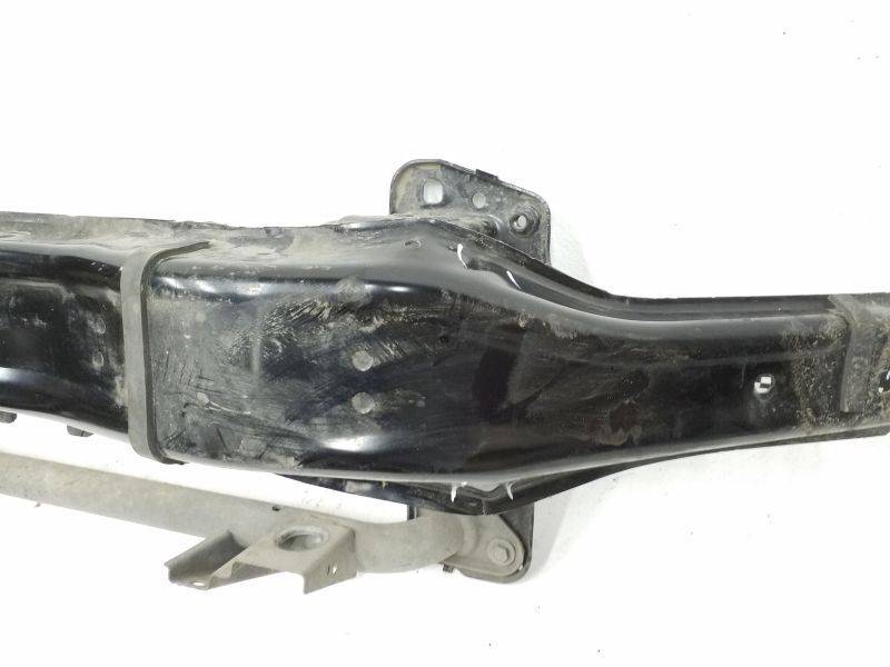 Усилитель переднего бампера