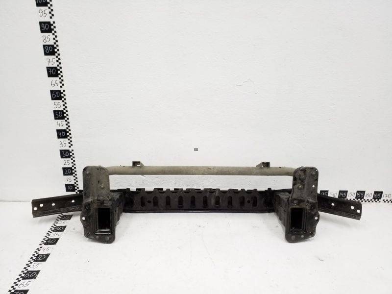 Усилитель переднего бампера