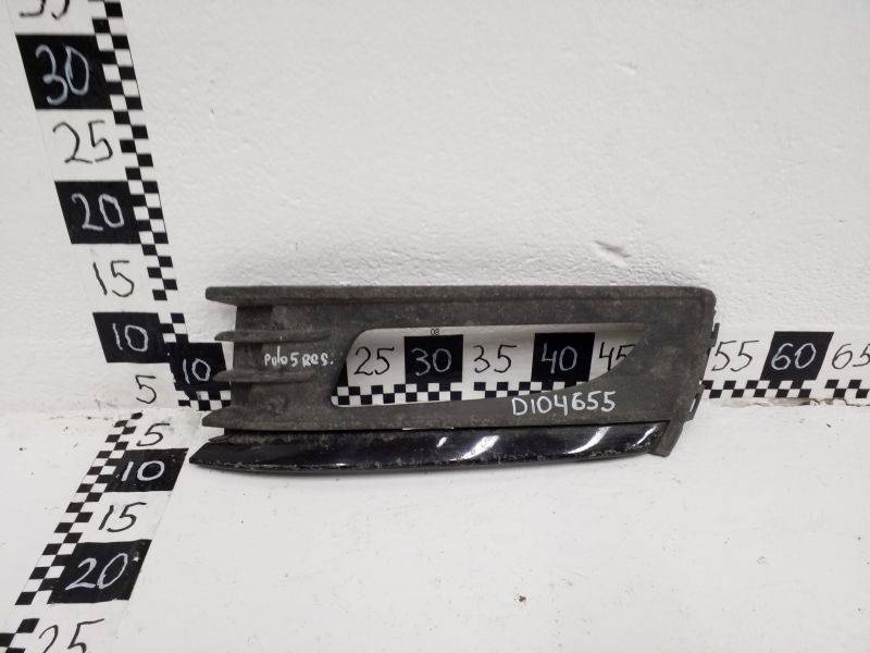 Накладка переднего бампера левая