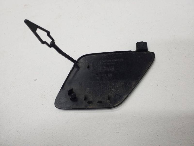 Заглушка буксировочного крюка