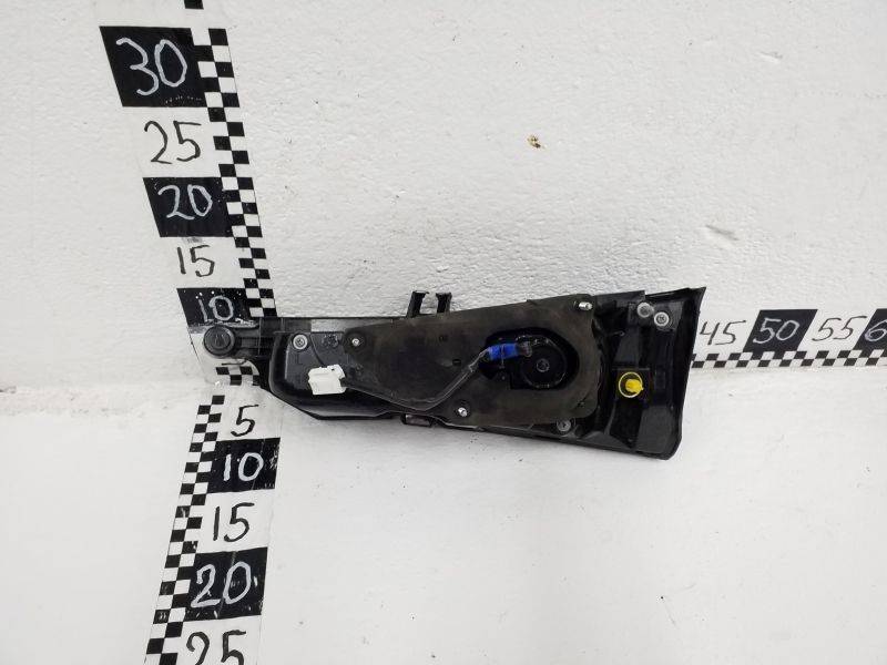 Фонарь задний внутренний левый