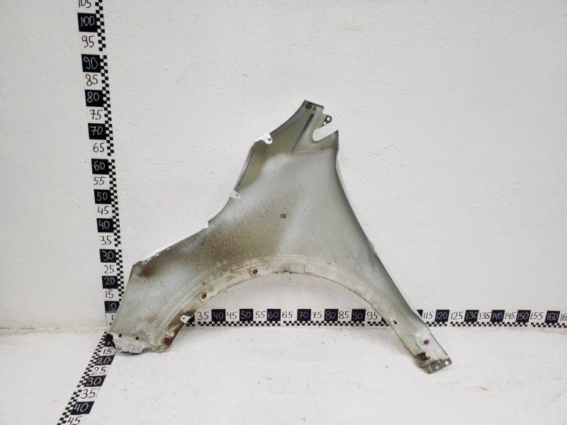 Крыло переднее правое