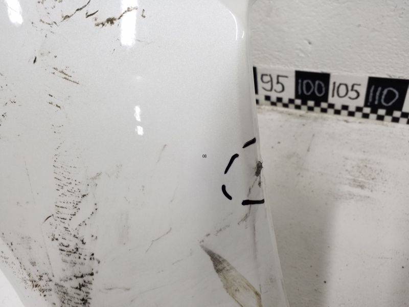 Крыло переднее правое