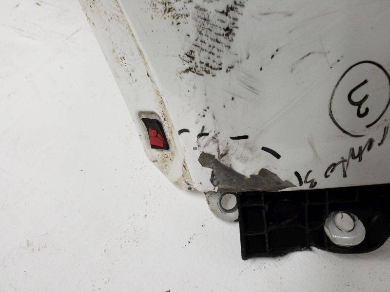 Крыло переднее правое