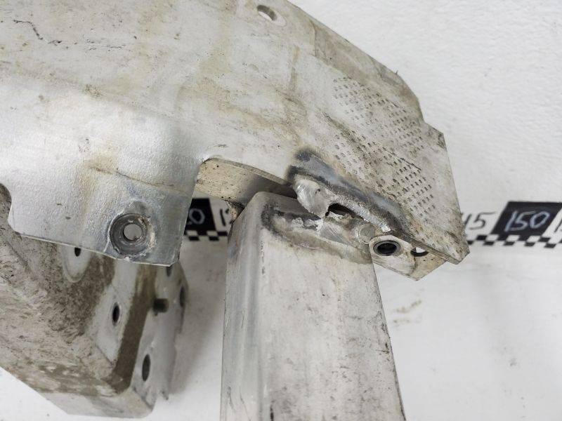 Усилитель переднего бампера