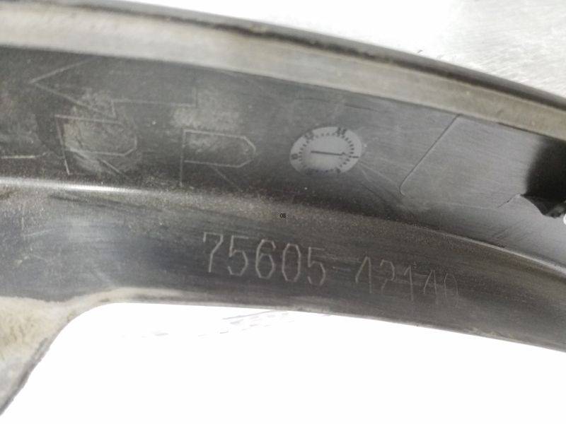 Накладка заднего крыла правого