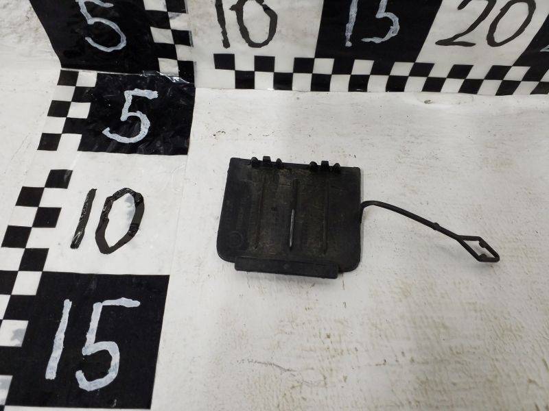 Заглушка буксировочного крюка