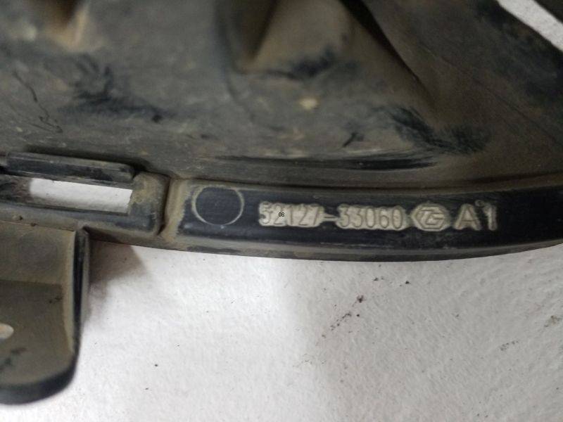 Заглушка бампера правая