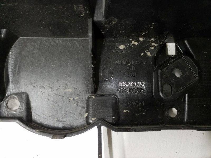 Кронштейн решетки радиатора