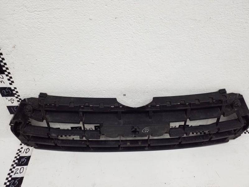 Кронштейн решетки радиатора