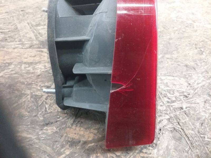 Фонарь задний внутренний левый