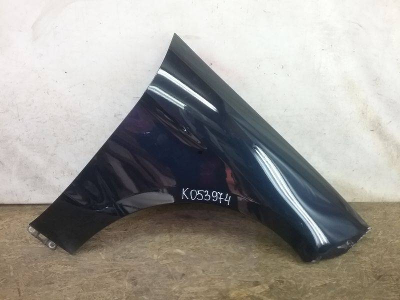 Крыло переднее правое