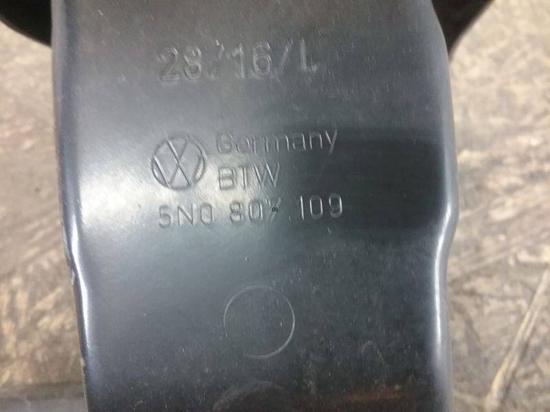 Усилитель переднего бампера