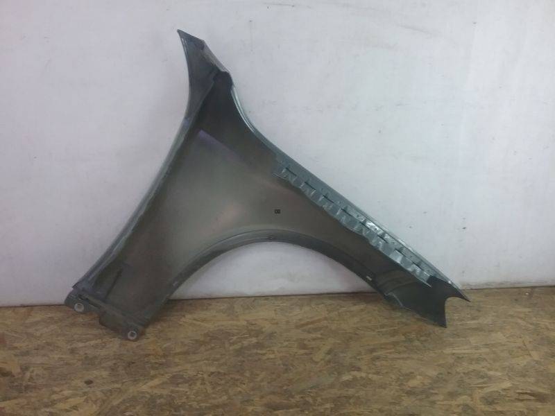 Крыло переднее левое