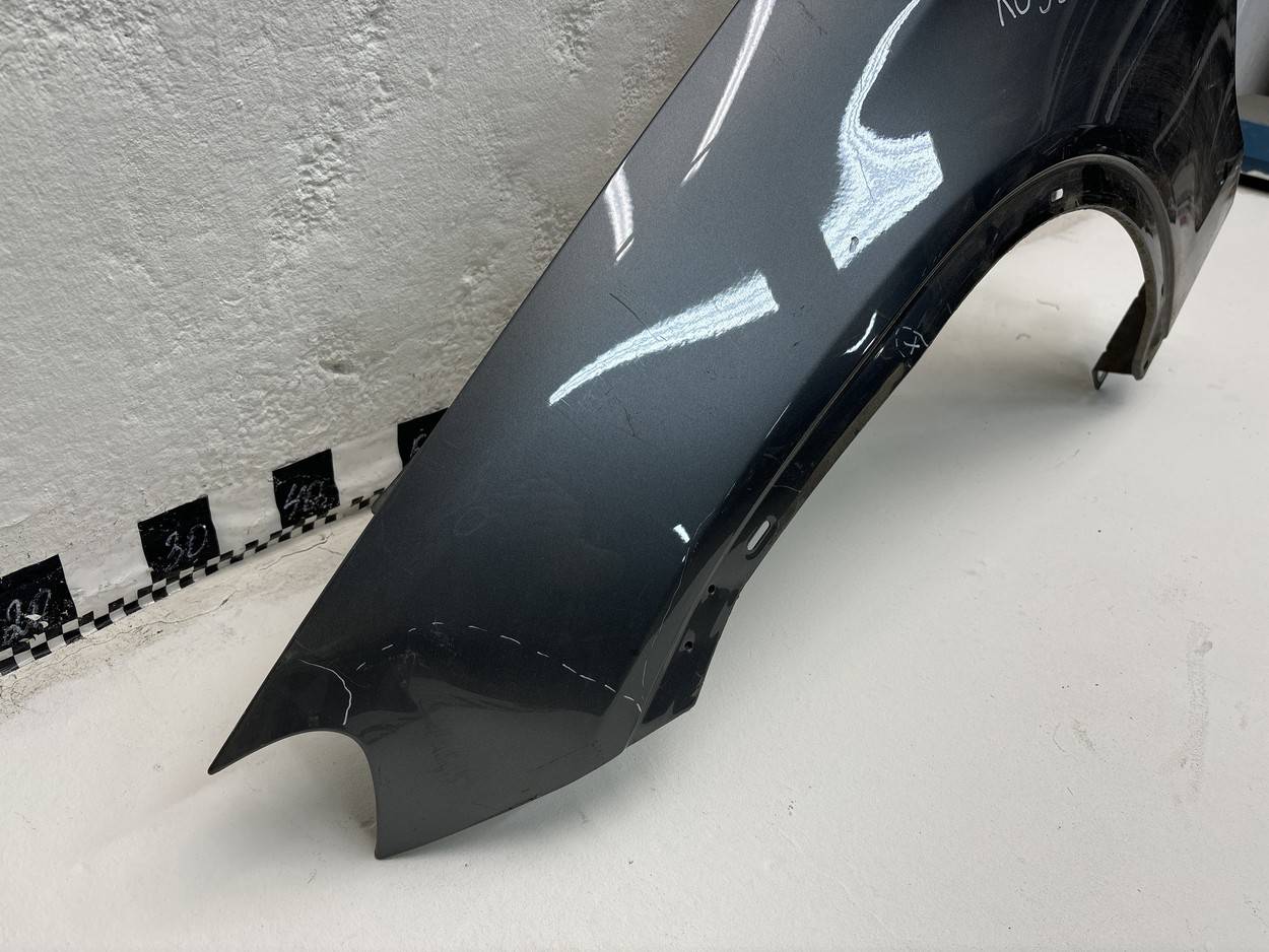 Крыло переднее левое