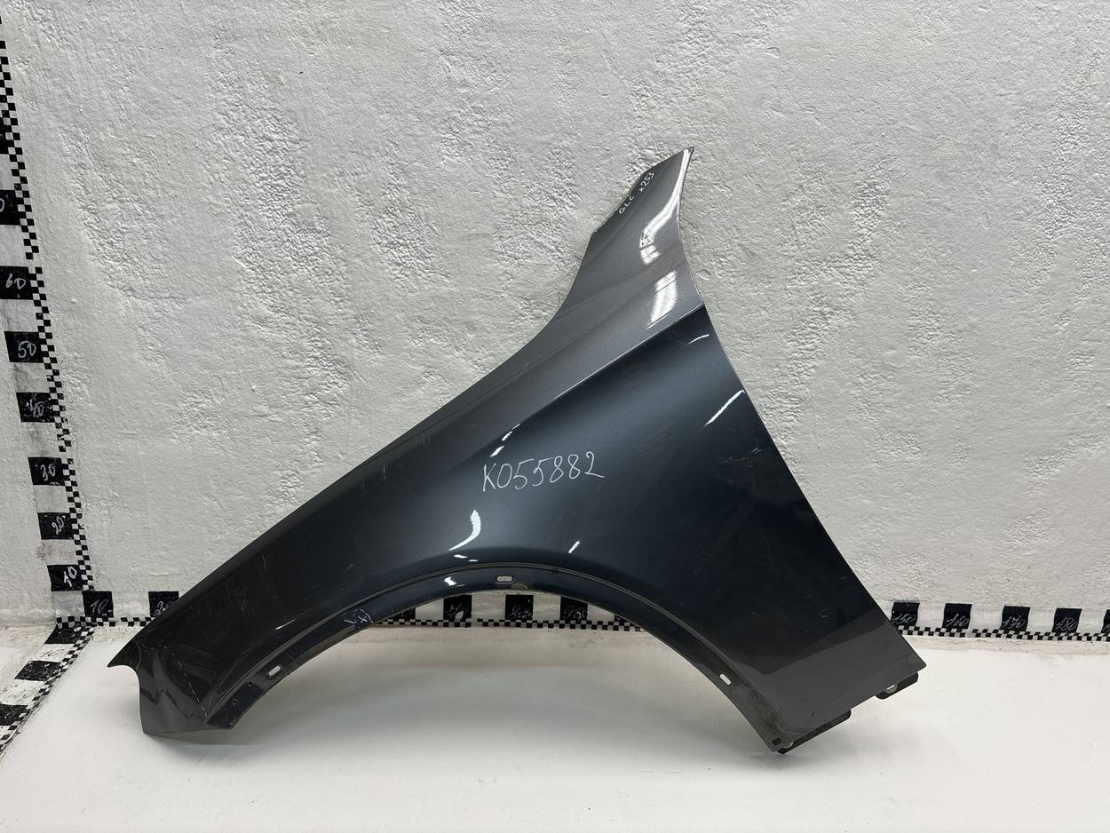 Крыло переднее левое