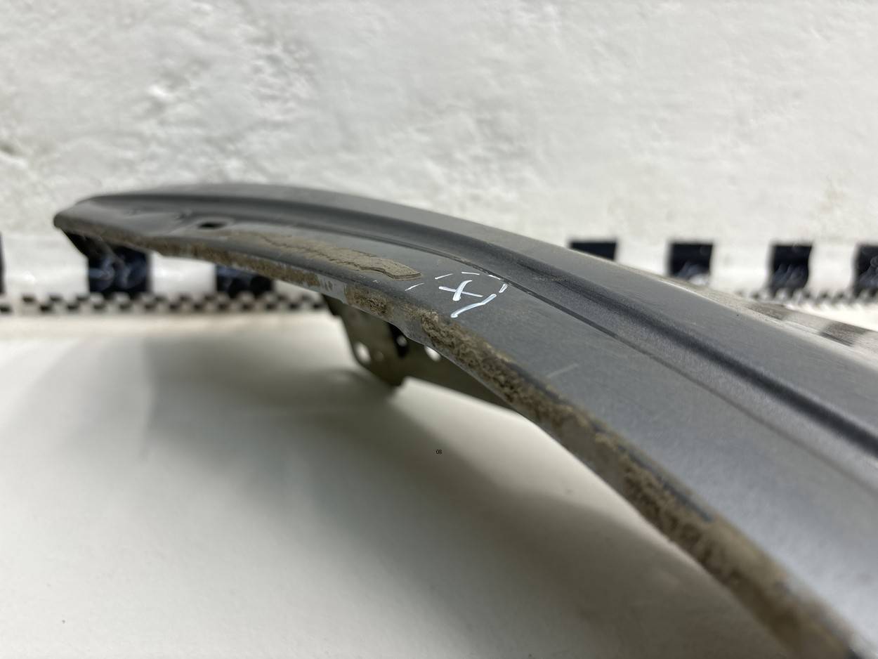 Крыло переднее левое