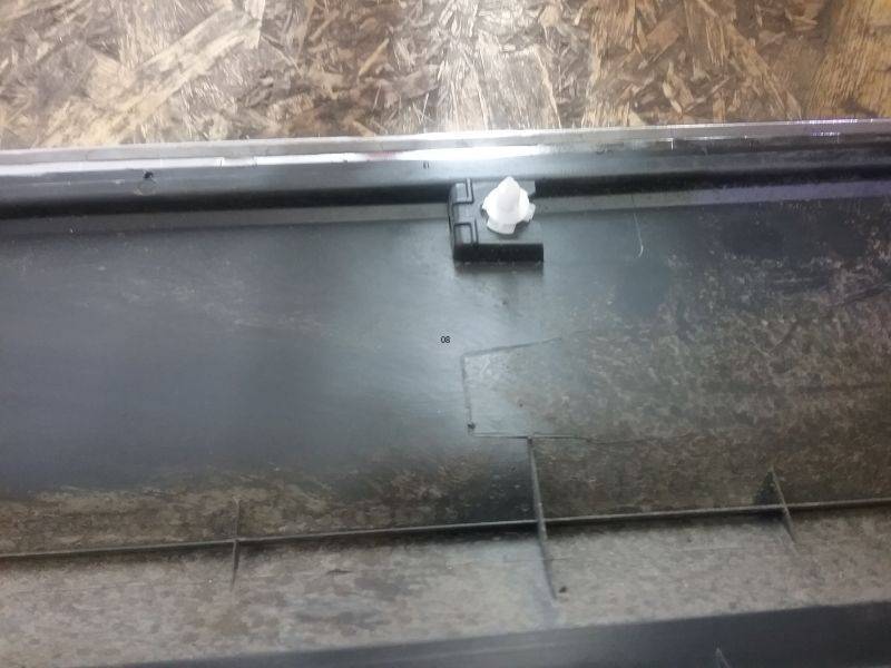 Накладка двери передней левой