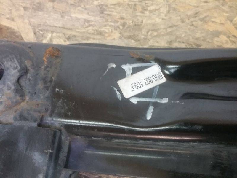 Усилитель переднего бампера