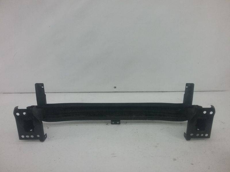 Усилитель переднего бампера