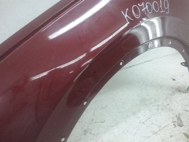 Крыло переднее левое