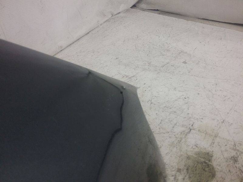 Крыло переднее правое