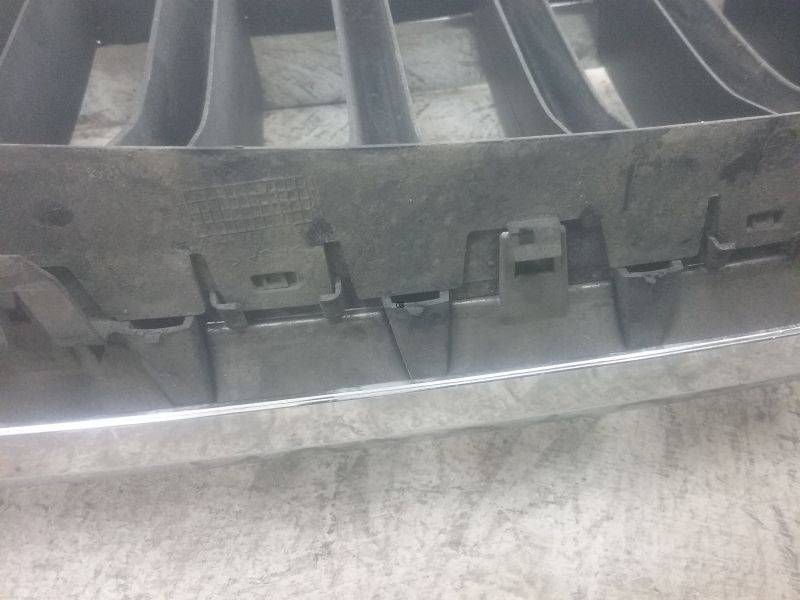 Решетка радиатора правая