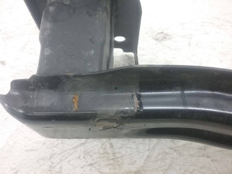 Усилитель переднего бампера