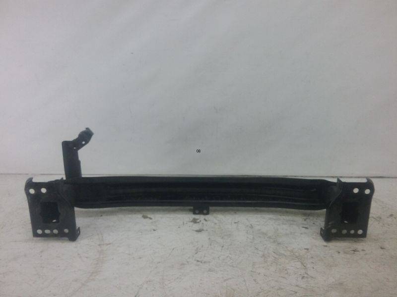 Усилитель переднего бампера