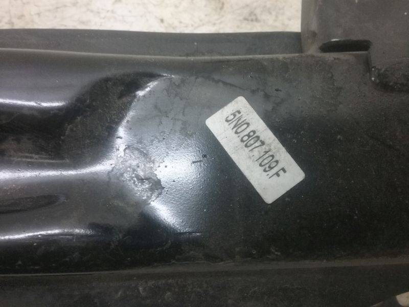 Усилитель переднего бампера