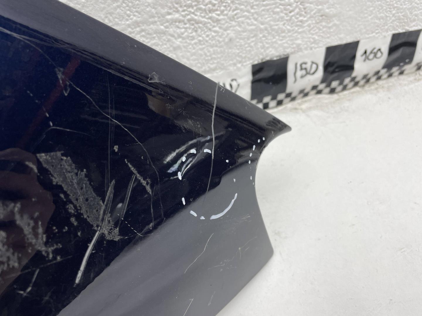 Крыло переднее правое