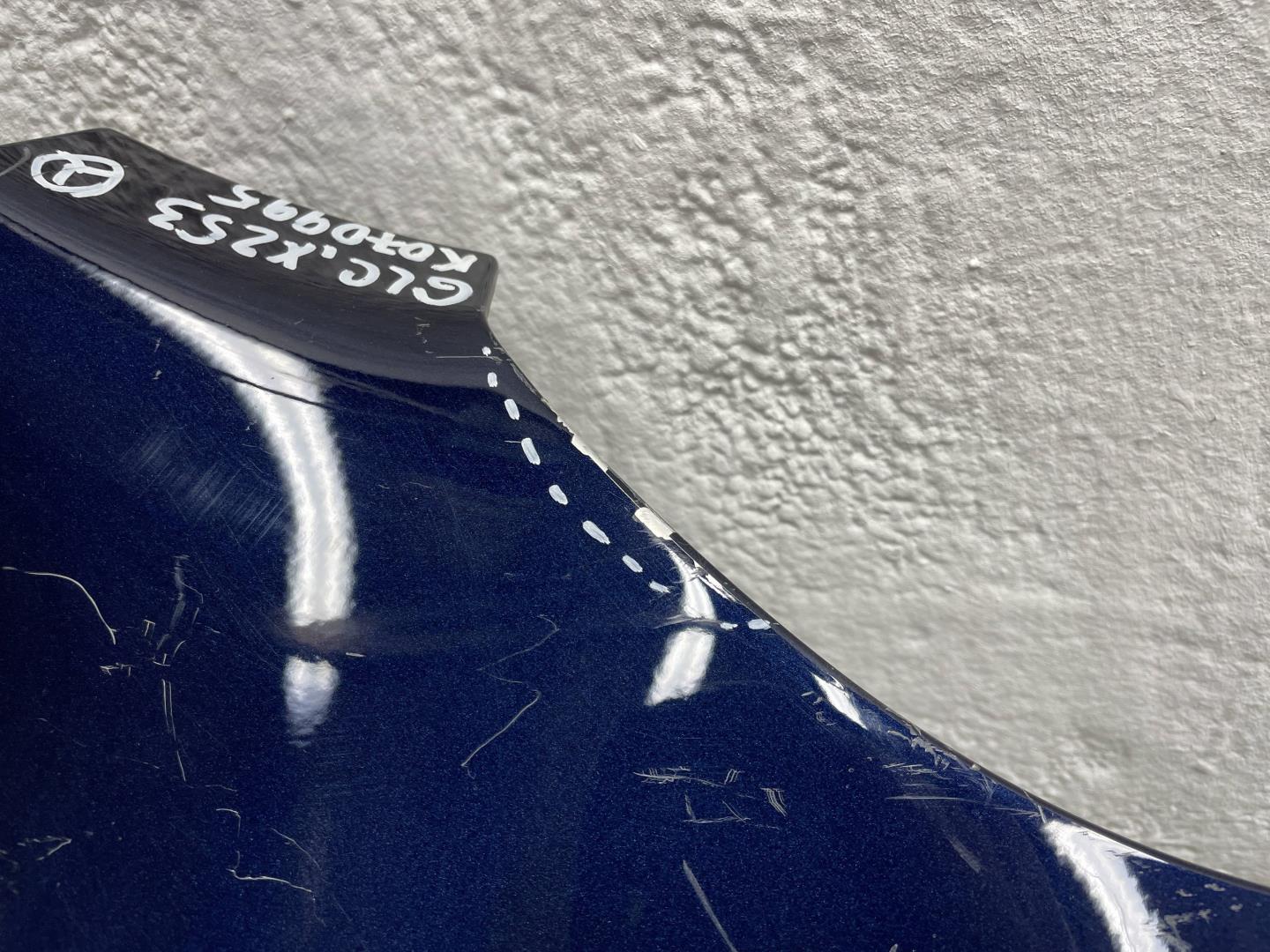 Крыло переднее правое