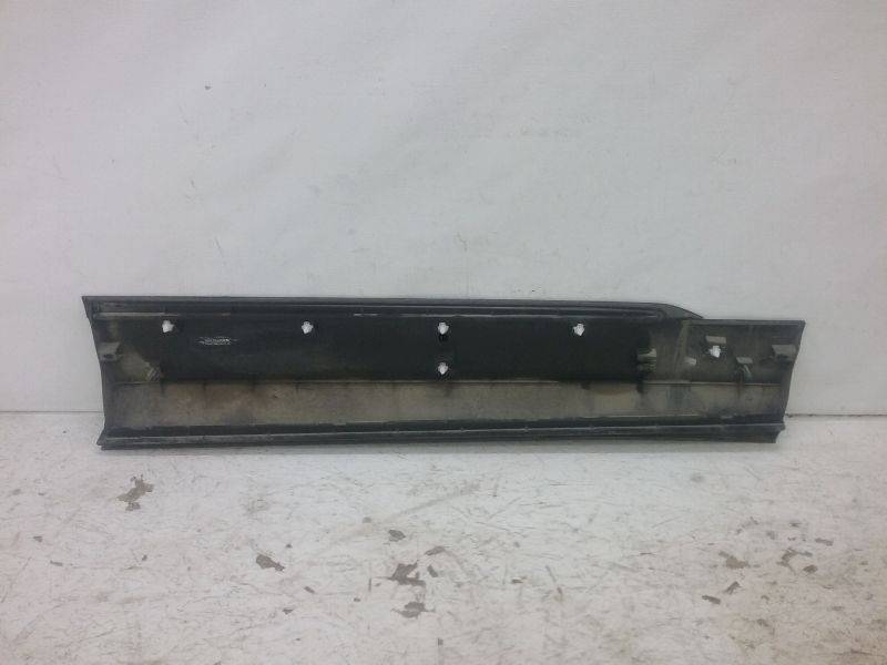 Накладка двери передней левой