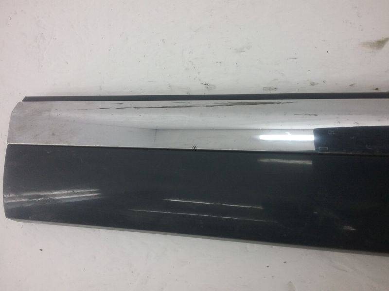 Накладка двери передней правой