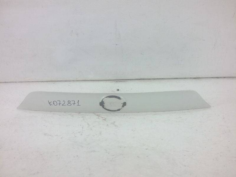 Накладка крышки багажника