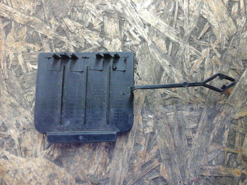 Заглушка буксировочного крюка