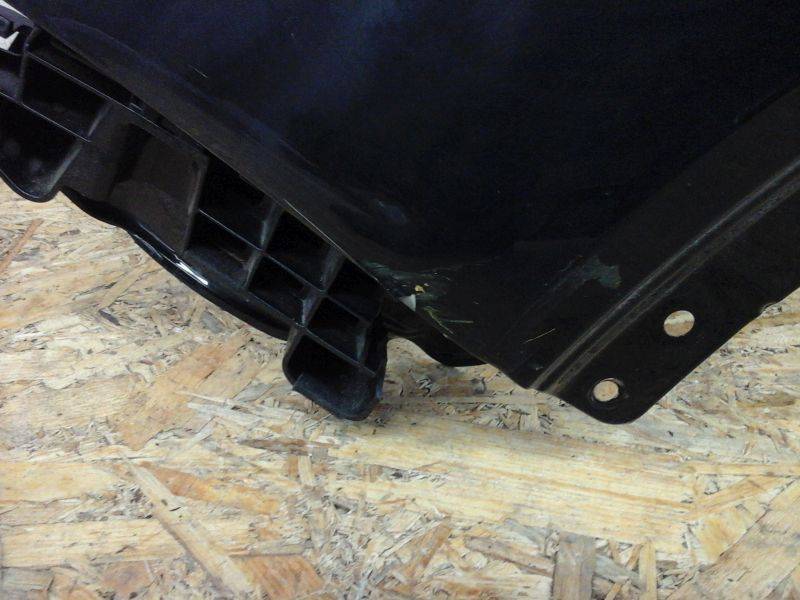 Крыло переднее левое