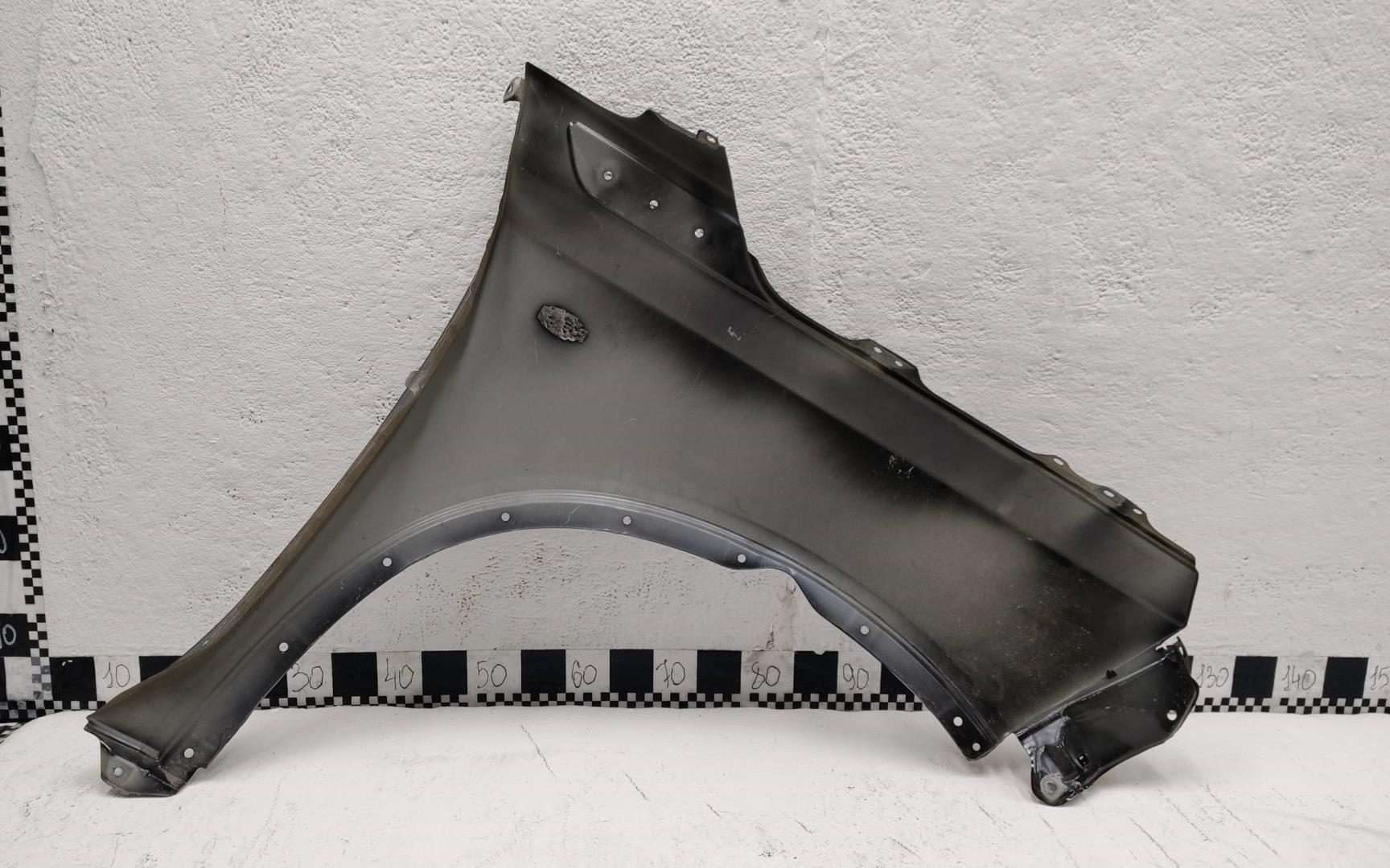 Крыло переднее левое