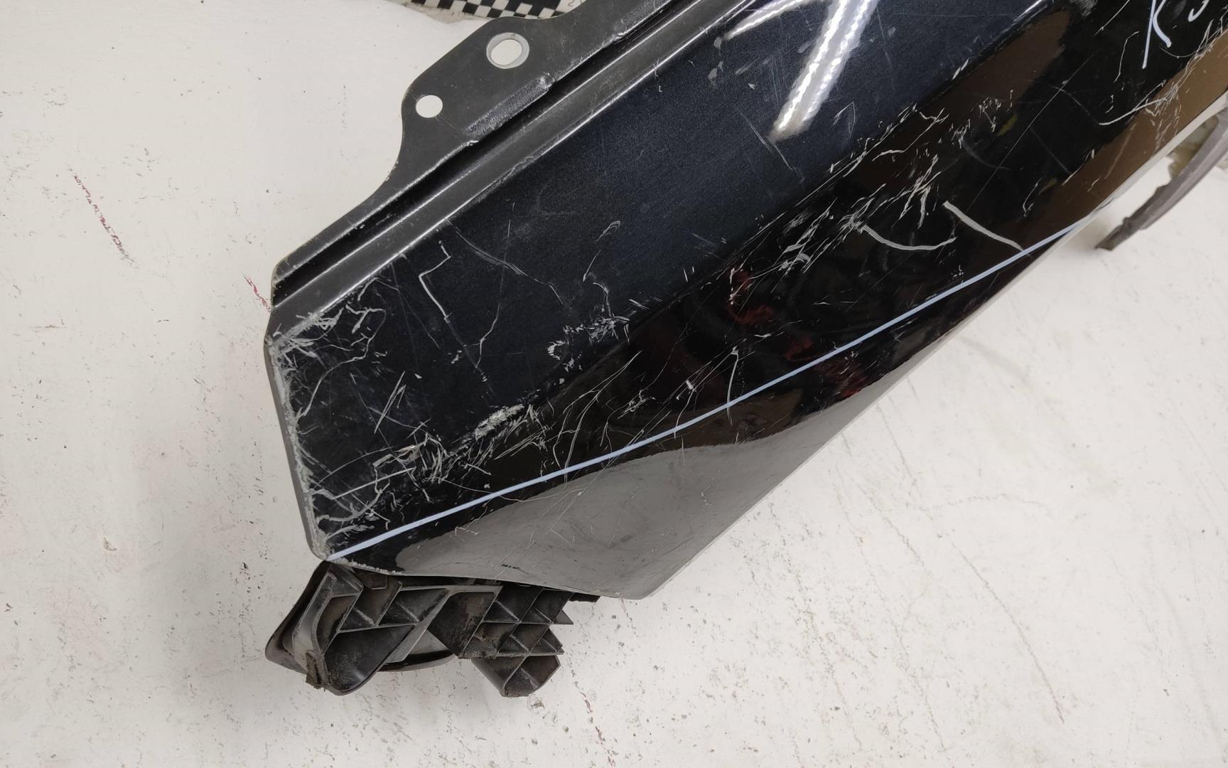 Крыло переднее левое