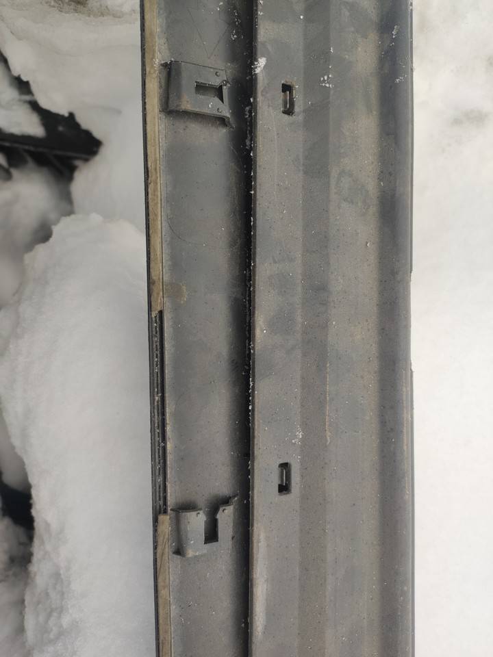 Накладка двери передней правой