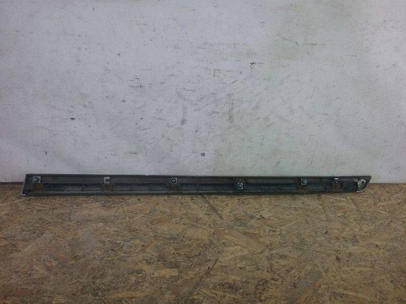 Накладка двери передней левой