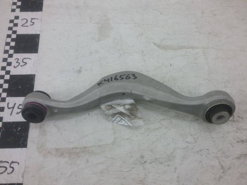 Рычаг задний поперечный правый