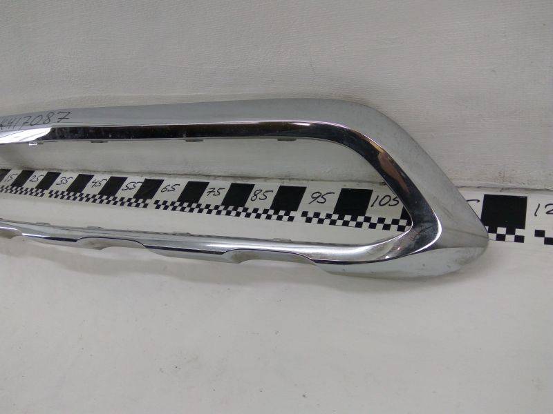 Накладка переднего бампера