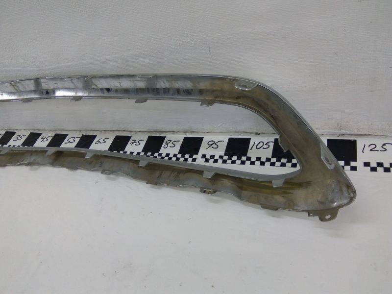 Накладка переднего бампера