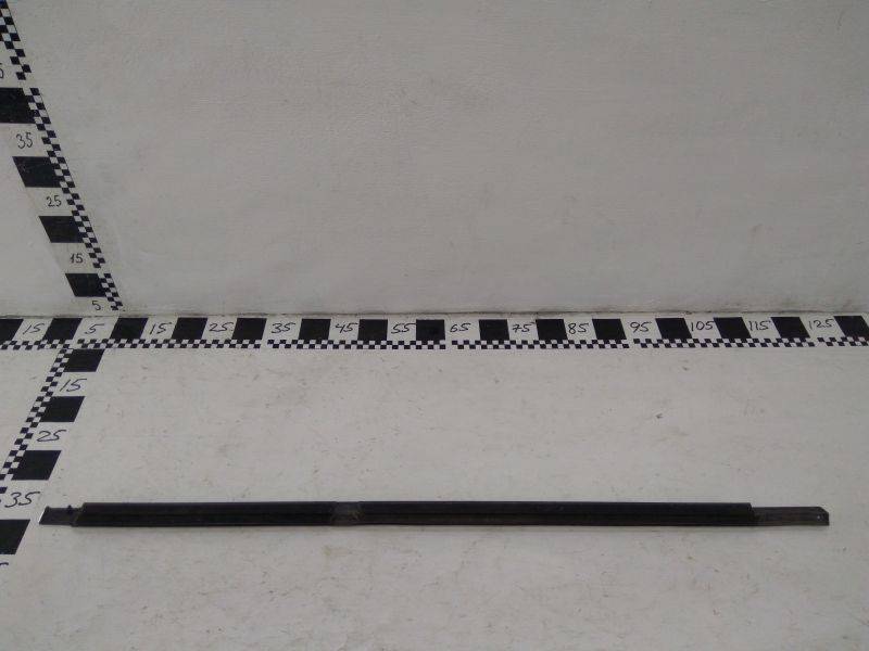 Накладка двери задней правой