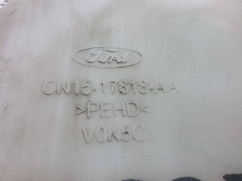Бачок омывателя лобового стекла