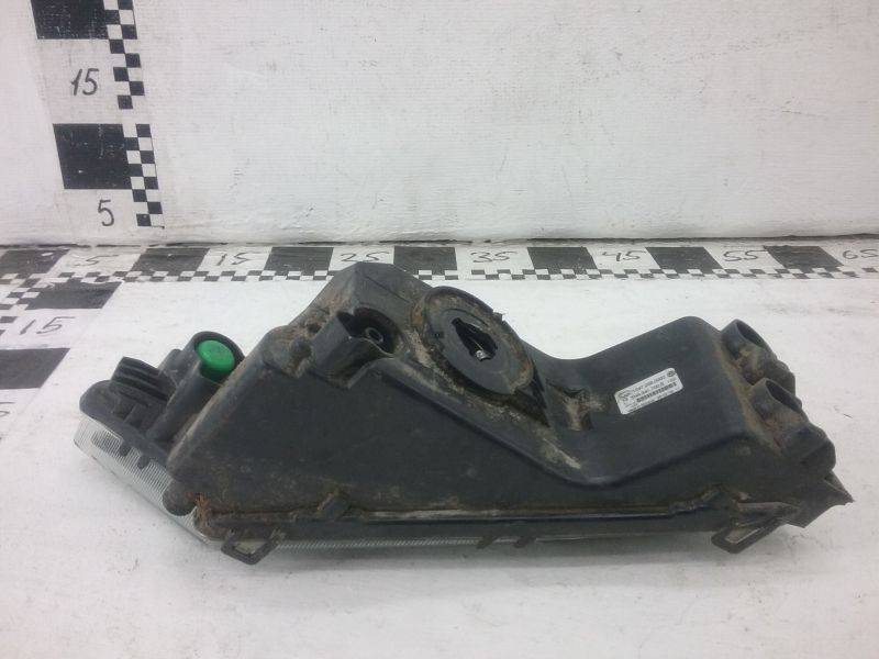 Фара противотуманная правая