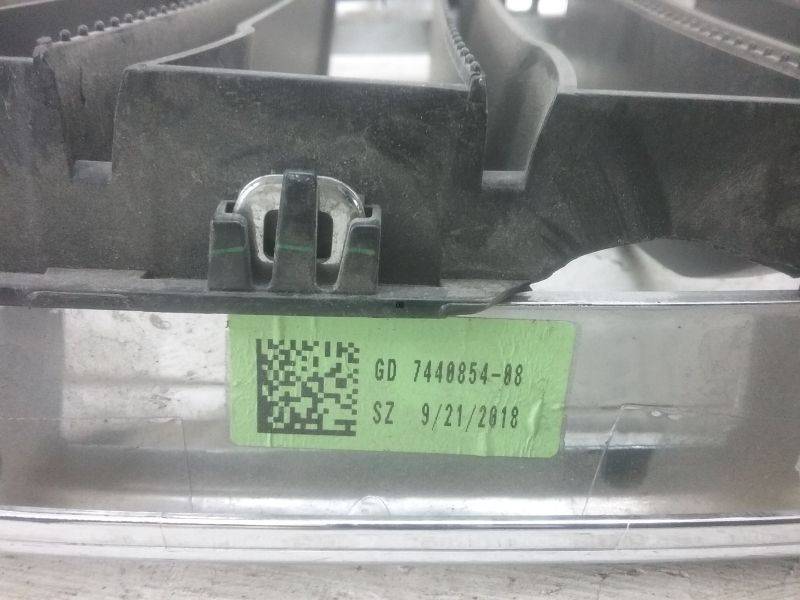 Решетка радиатора правая
