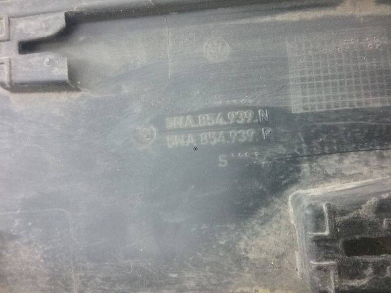 Накладка двери передней левой