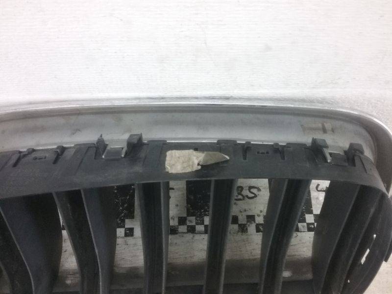 Решетка радиатора правая